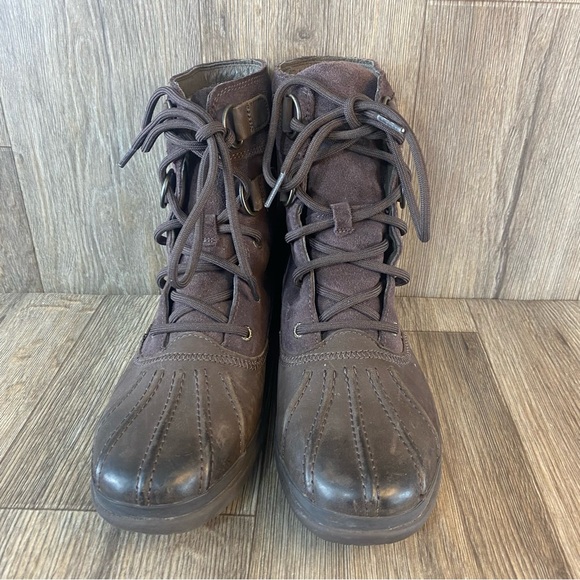 Ugg Azaria W 8 Brown Lace Up Duck Suede Leather Waterproof Cushioned Foot Bed - Picture 3 of 9